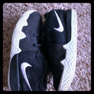 Air Nike Kyrie 3 toddler